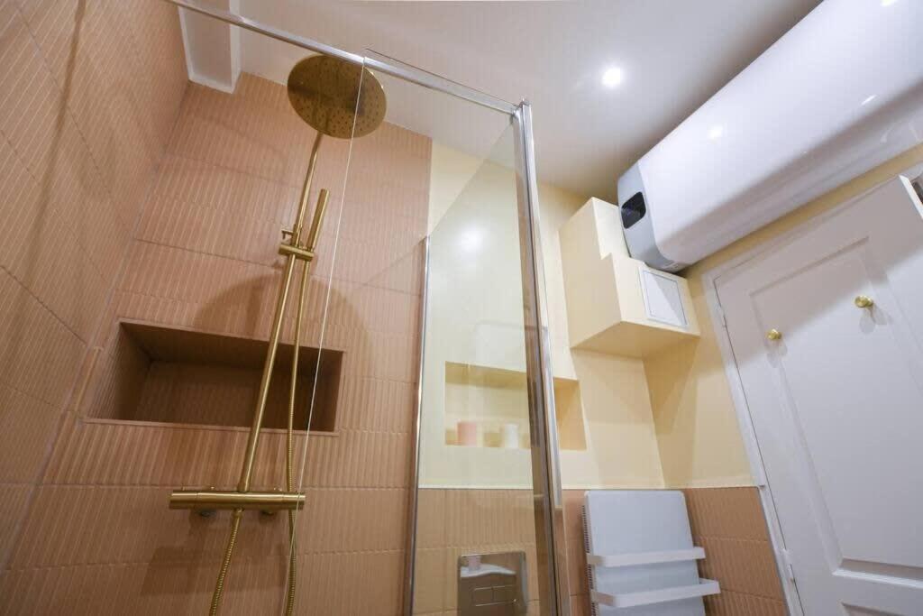 Bel Pour 6 Personnes Proche Champs Elysees Apartamento